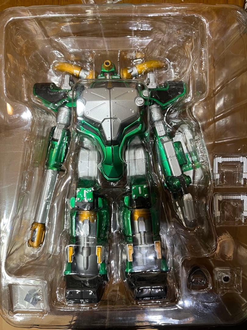 S.H.Figuarts 仮面ライダー ゾルダ & マグナギガ