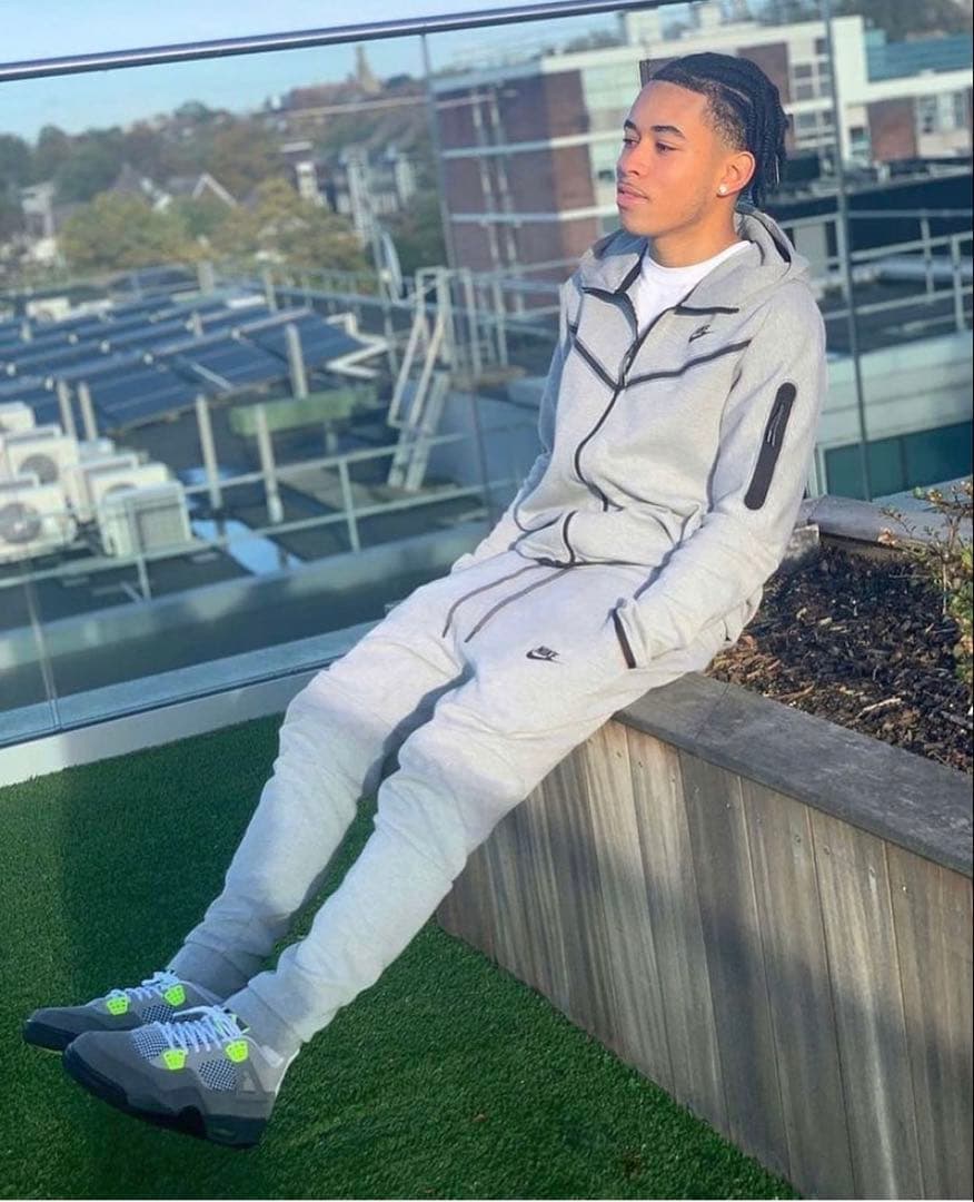 ナイキテックフリース　セットアップ　上下　グレー　サイズS 国内正規品