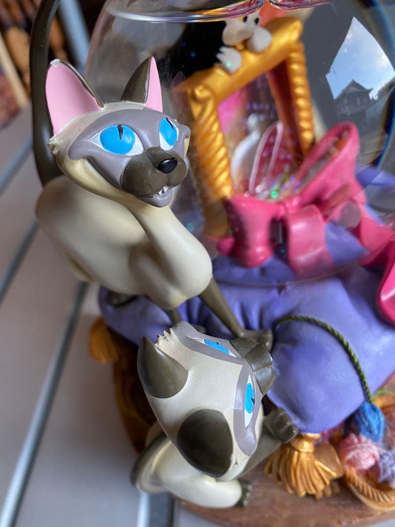 不思議の国のアリス チェシャ猫　スノードーム　オルゴール　フィギュア