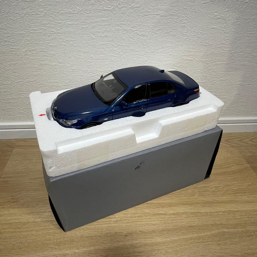 京商 1/18 BMW 5シリーズ （ER） ブルー