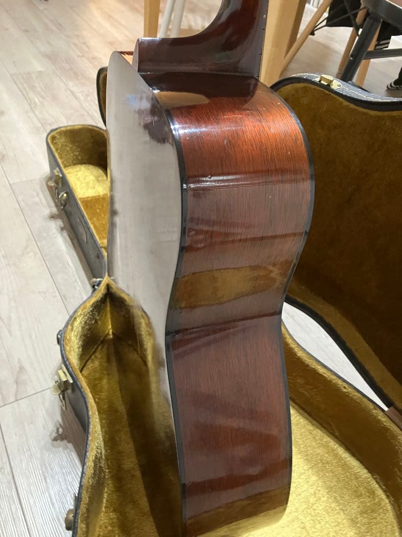 良品・低弦高】当たり個体 YAMAHA FG-180/赤ラベル/ハードケース付