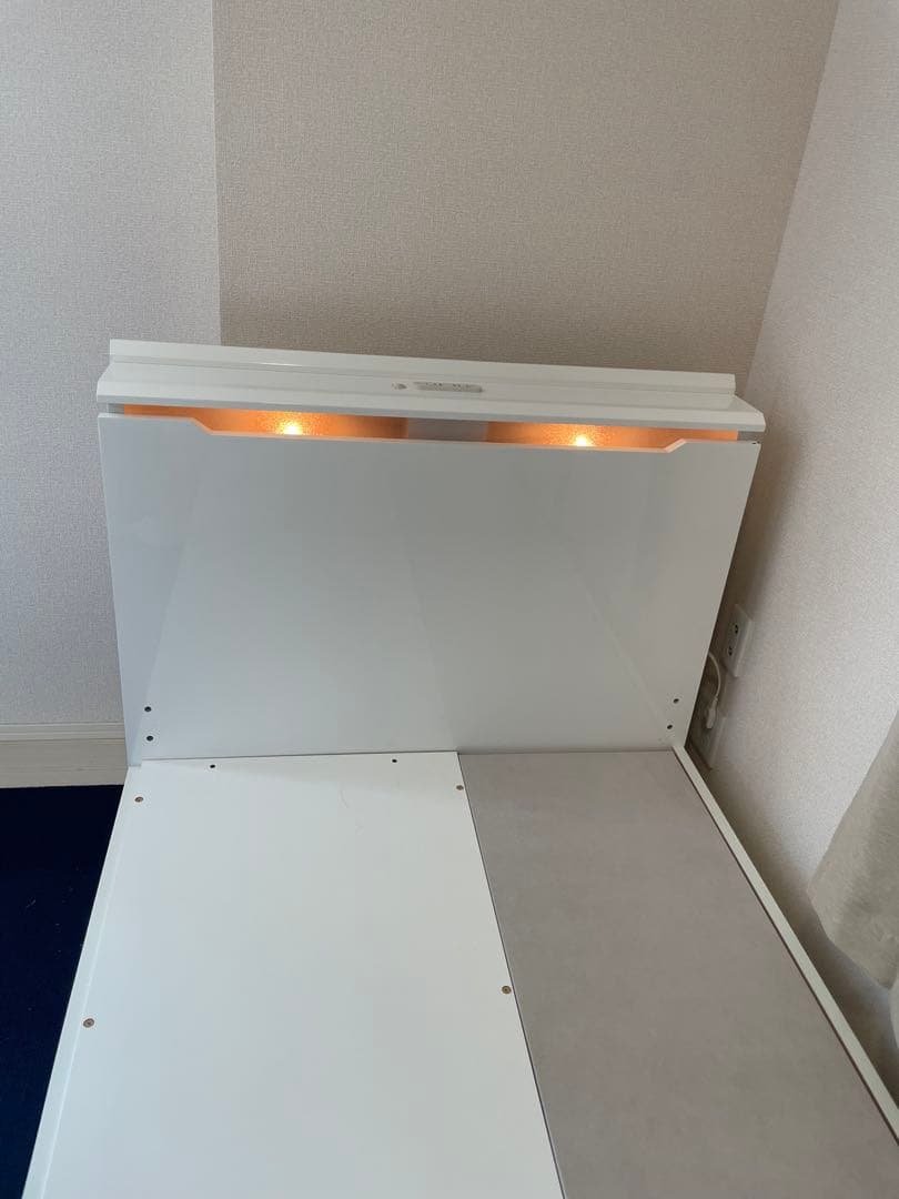 ニトリ　ホワイト シングルベッドフレーム