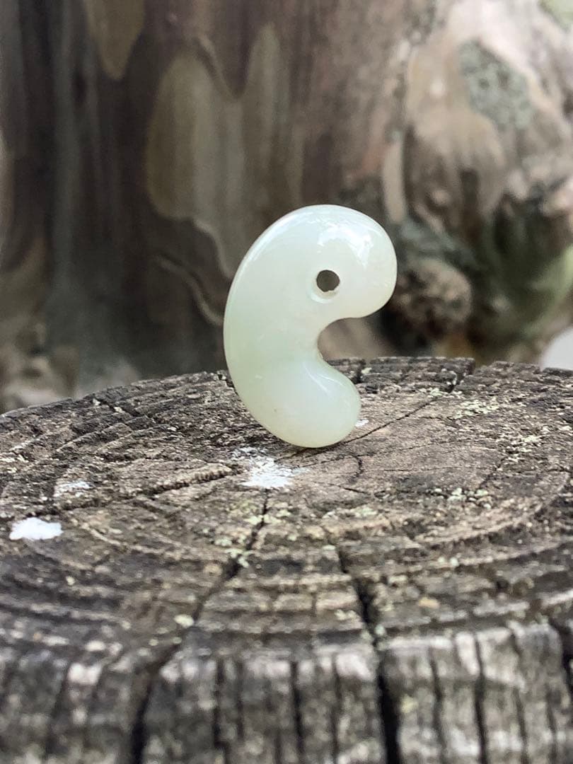 ✳極上材料使用‼️ 氷*糸魚川翡翠勾玉 神様と通じる縁起物お守り 鑑別