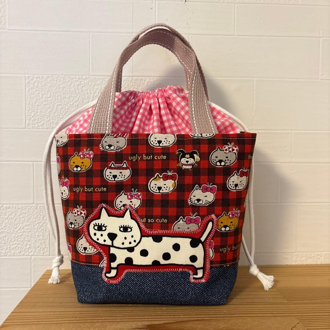 感謝価格　SALE 猫柄　16cmファスナーポーチ　人気　ハンドメイド　新柄