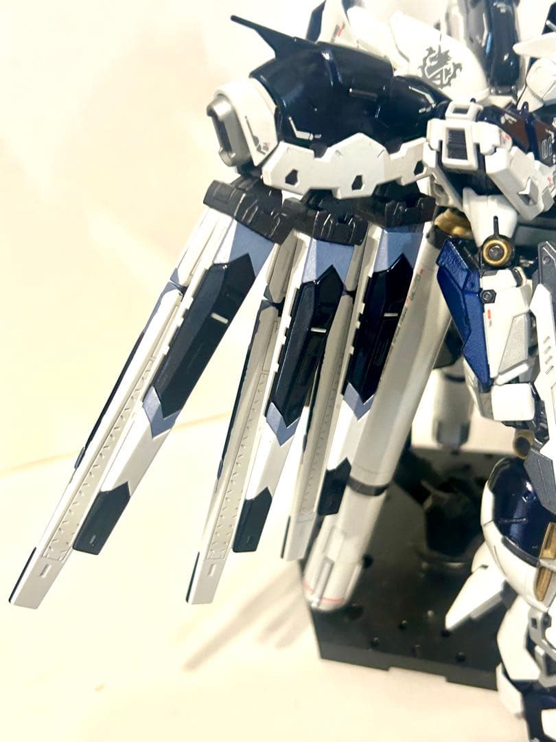 RG Hi-νガンダム 完成品　全塗装