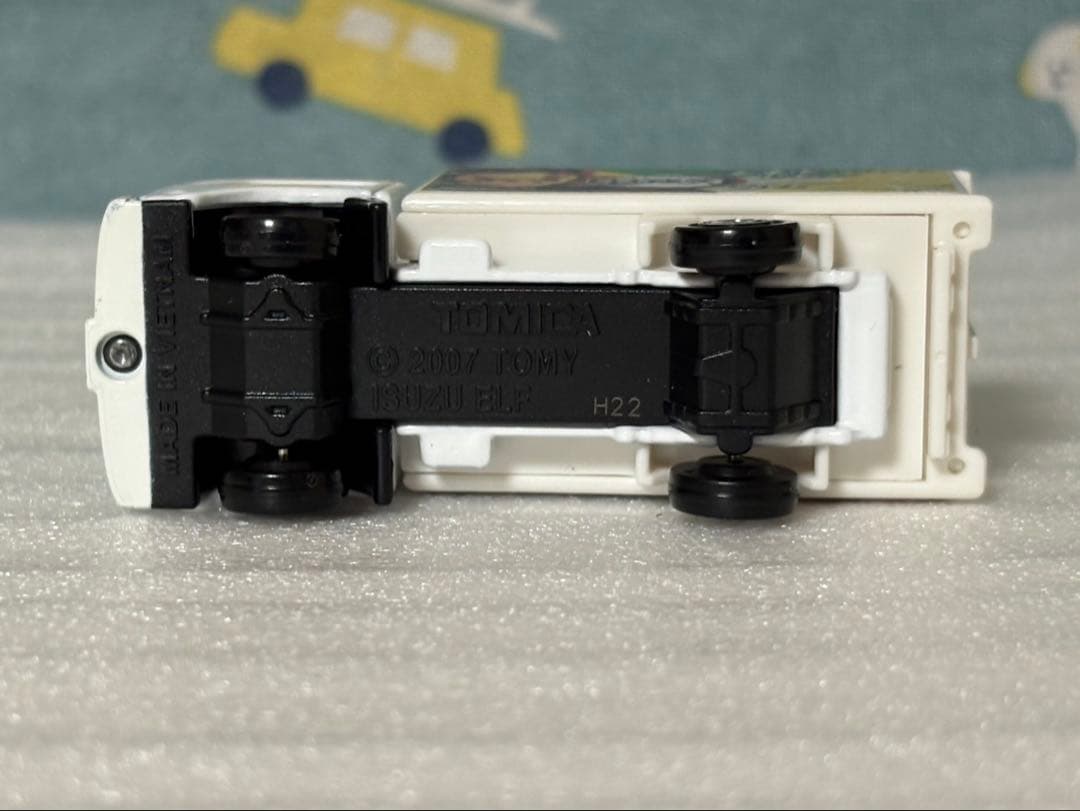 【激レア】トミカ　ロッテ 鬼滅の刃 ガム トラック　ISUZU エルフ