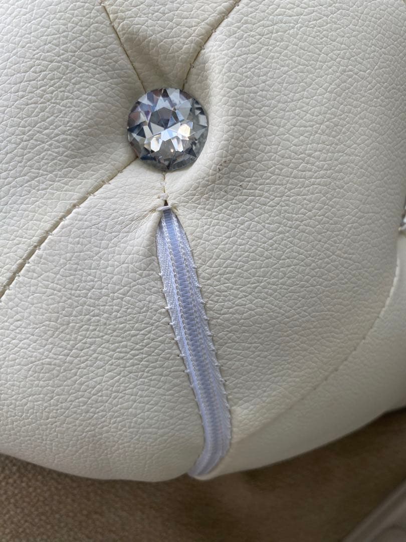 豪華なキラキラ♦️大粒ビジュー♦️高級オットマン♦️ホワイト