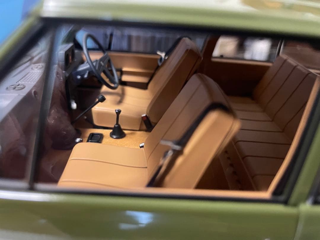 価格変更1/18オールモストリアル レンジローバー1970 グリーン 未展示品