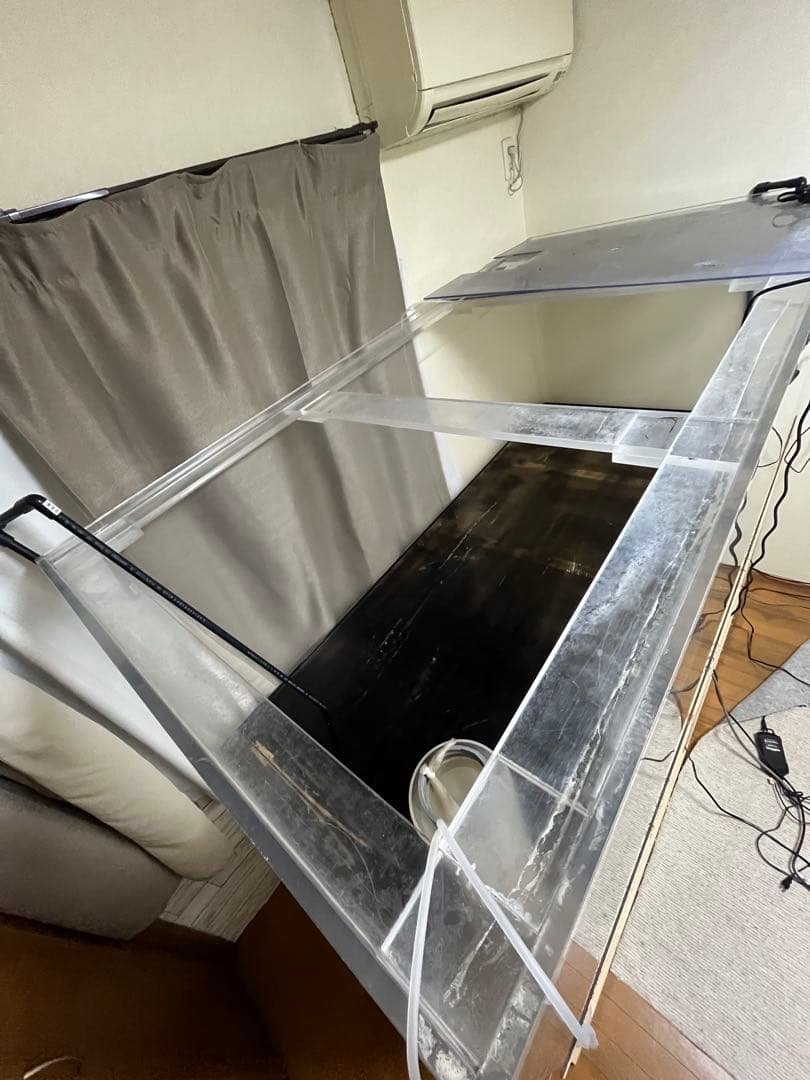 大型アクリル水槽 横幅200cm縦75 奥行100 自宅まで引取り可能な方