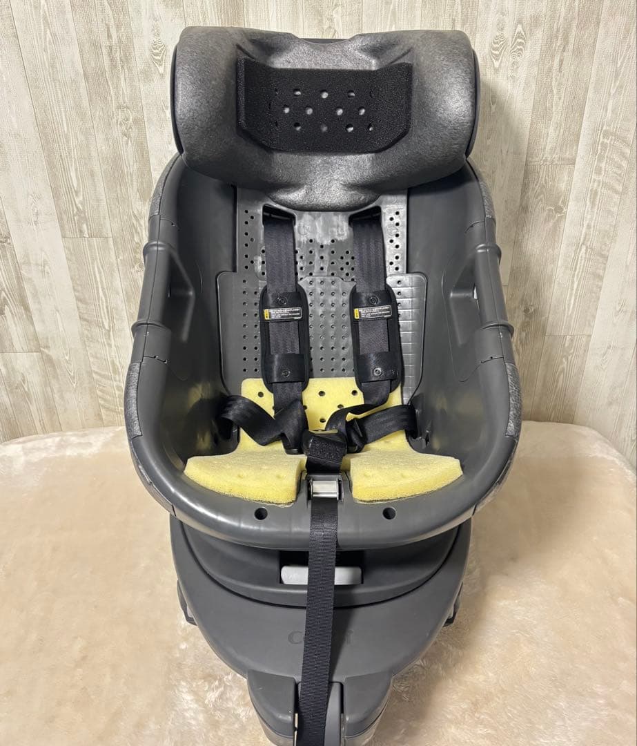 チャイルドシート Combi THE S ISOFIX ZC690