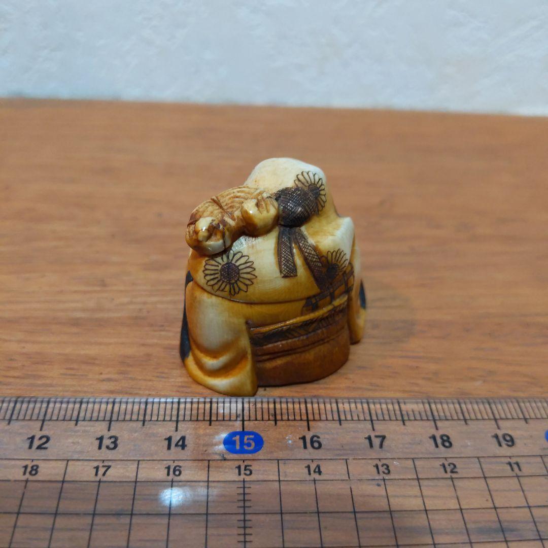 時代提げ物 七福神根付 天然素材 在銘【寿老人】高さ約3.5cm 重