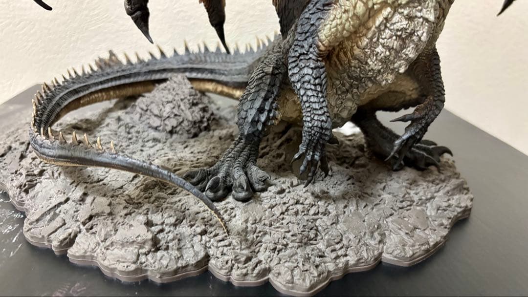 モンハン　ミラボレアス　クリエイターズモデル　フィギュア