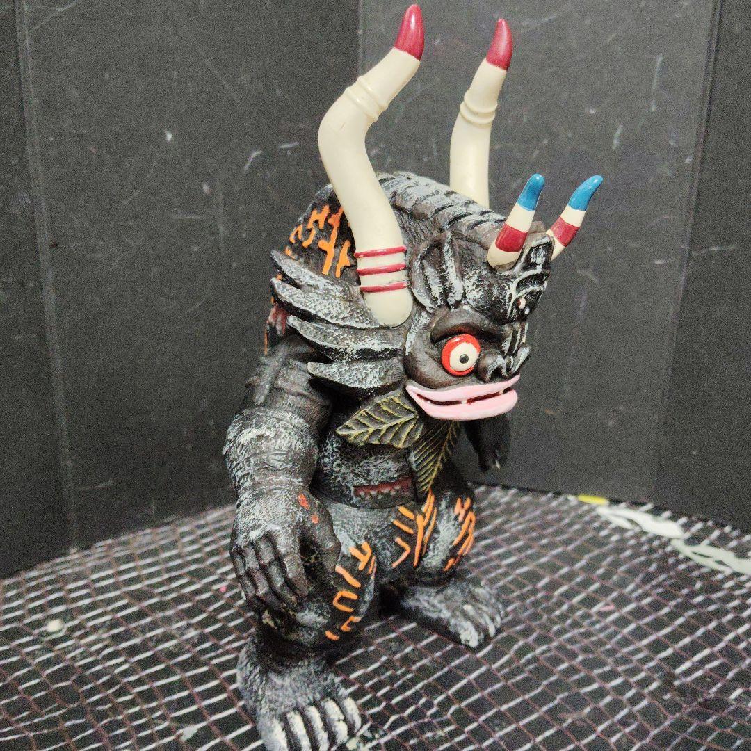 しん様専用ウルトラ怪獣旧型ソフビカプセル怪獣、グドンvsツインテール