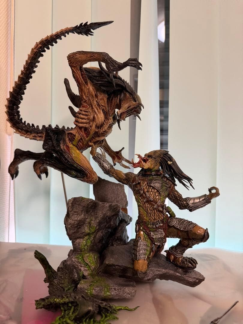 #1184 ホットトイズ　プレデリアン　ウルフ　プレデター