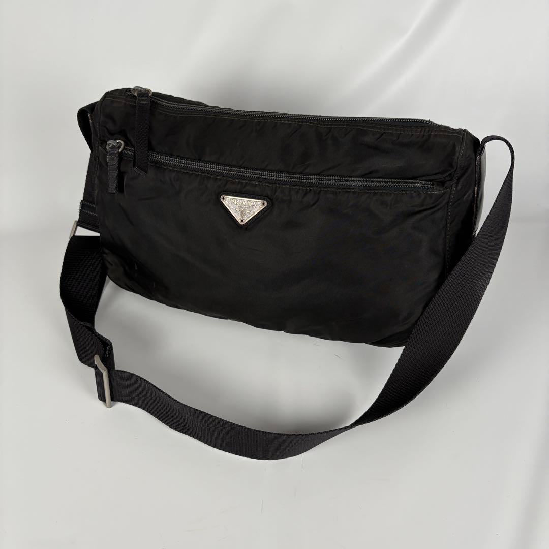 プラダ ナイロン 三角ロゴ ショルダーバッグ　ブラック