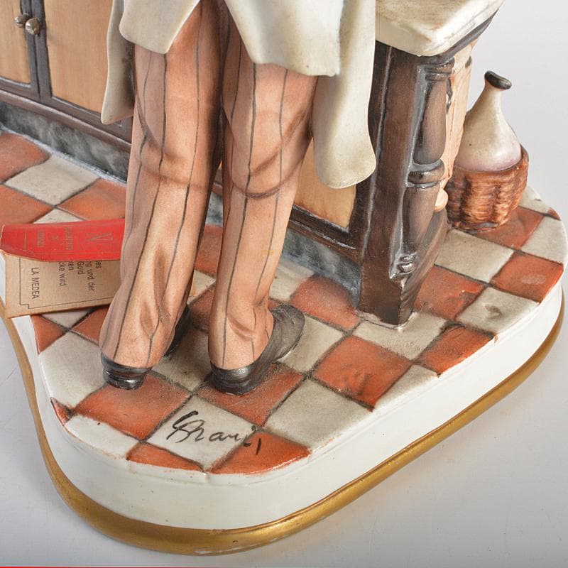 イタリア製　カポディモンテ　フィギュリン　陶人形　置物　証明書付　M　R7064