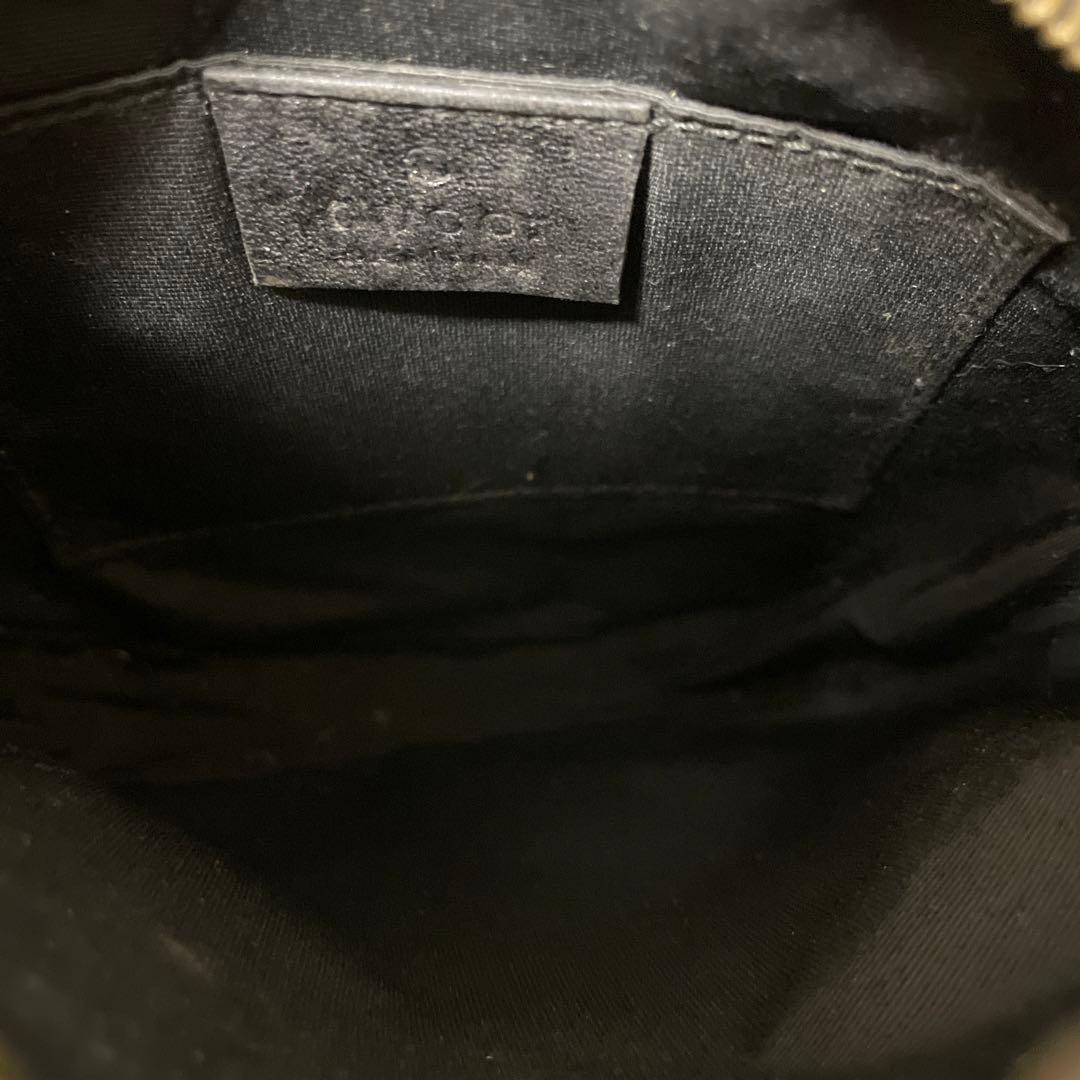 GUCCI ブラック ラウンドショルダーバッグ　GGロゴ