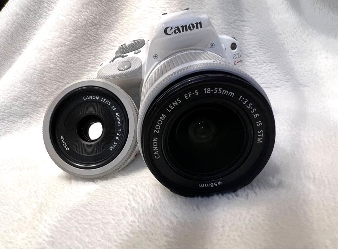 Canon EOS KISS X7 Wレンズキット WHITE キヤノン、ホワイト色で統一