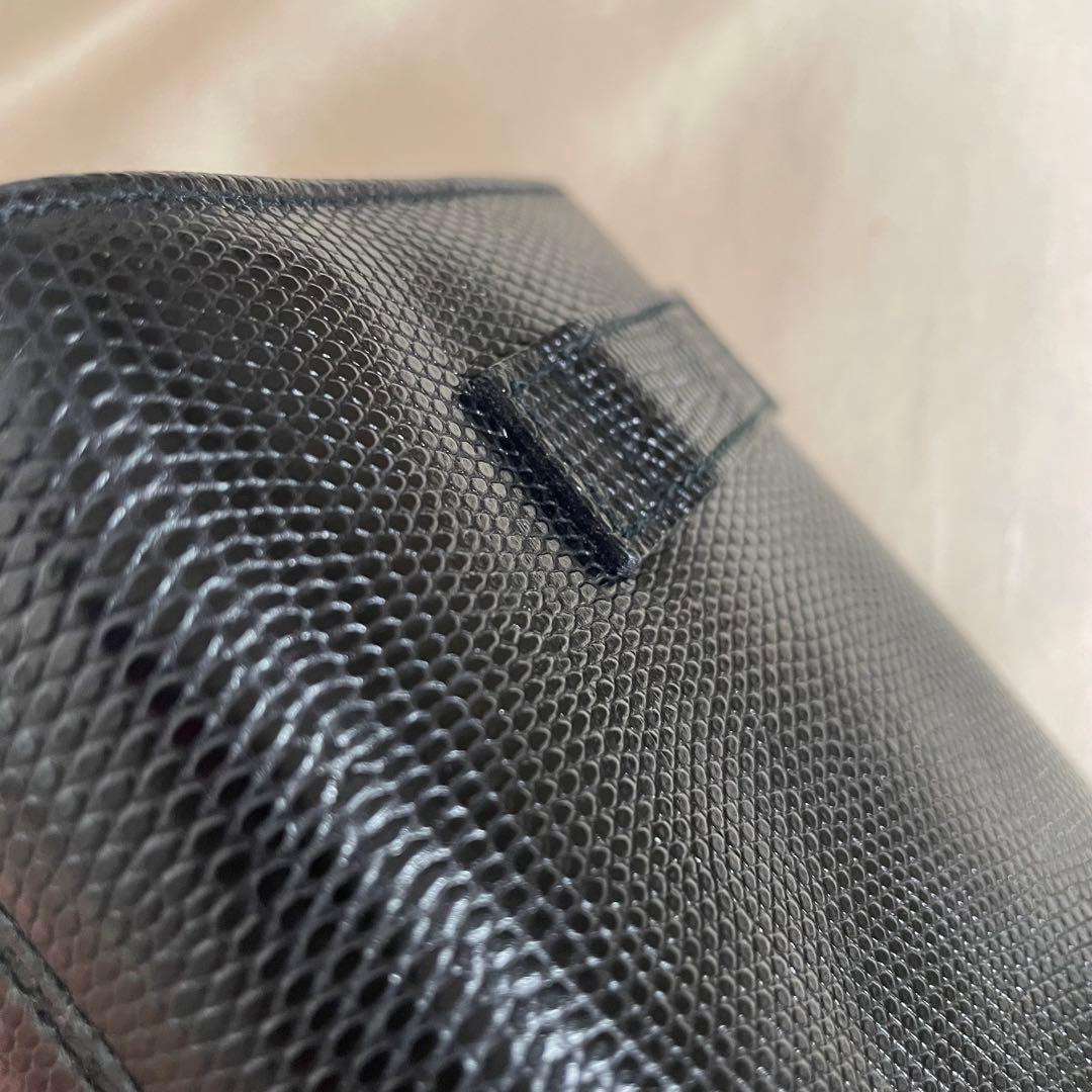 フェラガモ　ヴァラ　ミニバッグ　チェーン付き