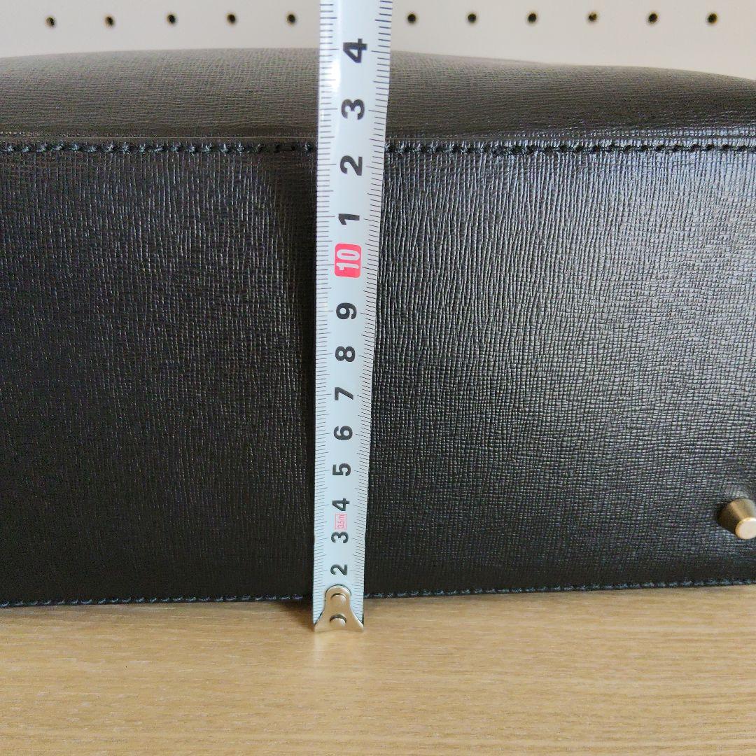 FURLA ブラック ハンドバッグ ショルダーストラップ付き