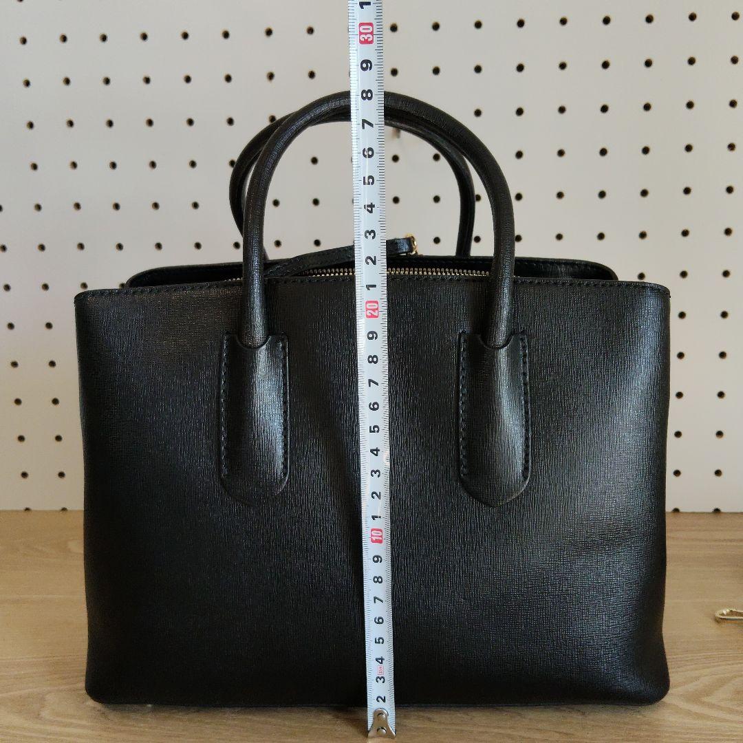 FURLA ブラック ハンドバッグ ショルダーストラップ付き