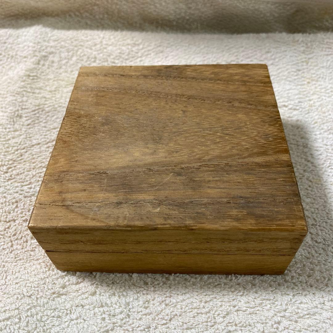 B–12 鍔　つば　鉄製　木箱付き　武具　刀装具　アンティーク　美術品　工芸品