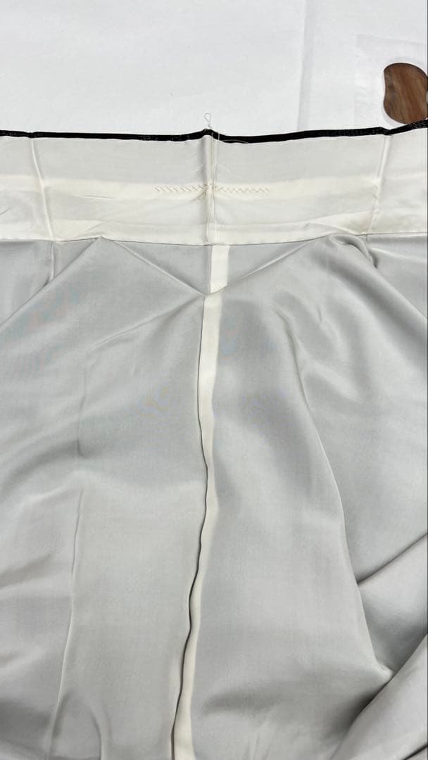 十日町紬 袷 薔薇 バラ模様の織り出し