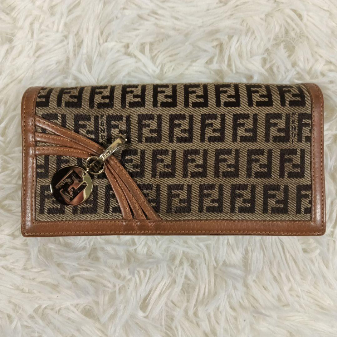 FENDI】フェンディ 長財布 財布 ズッキーノ チャーム付 ✨美品✨