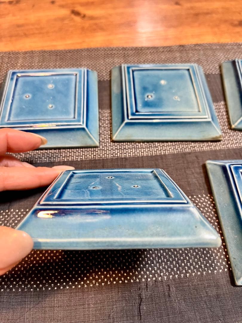 珉平焼 瑠璃釉 小皿 角皿 青 網代文に蔦 豆皿 淡路焼・アンティーク