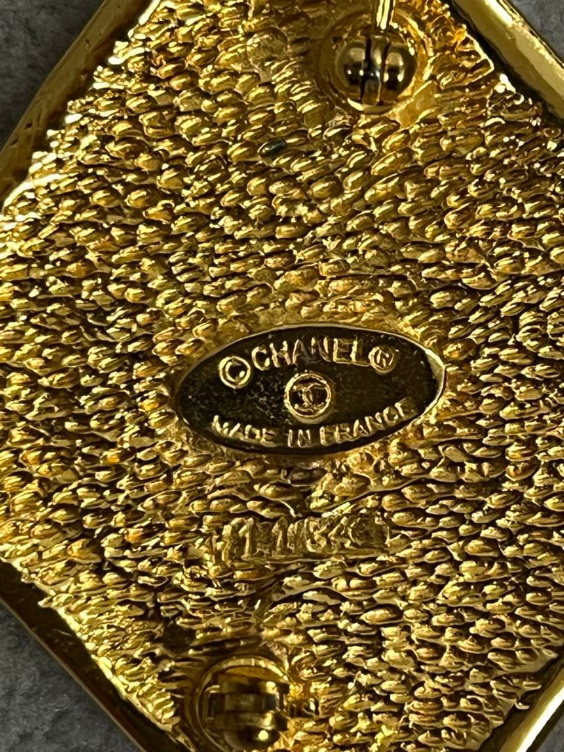 美品 CHANEL シャネル ブローチ 箱付 菱形 ゴールド アンティークの