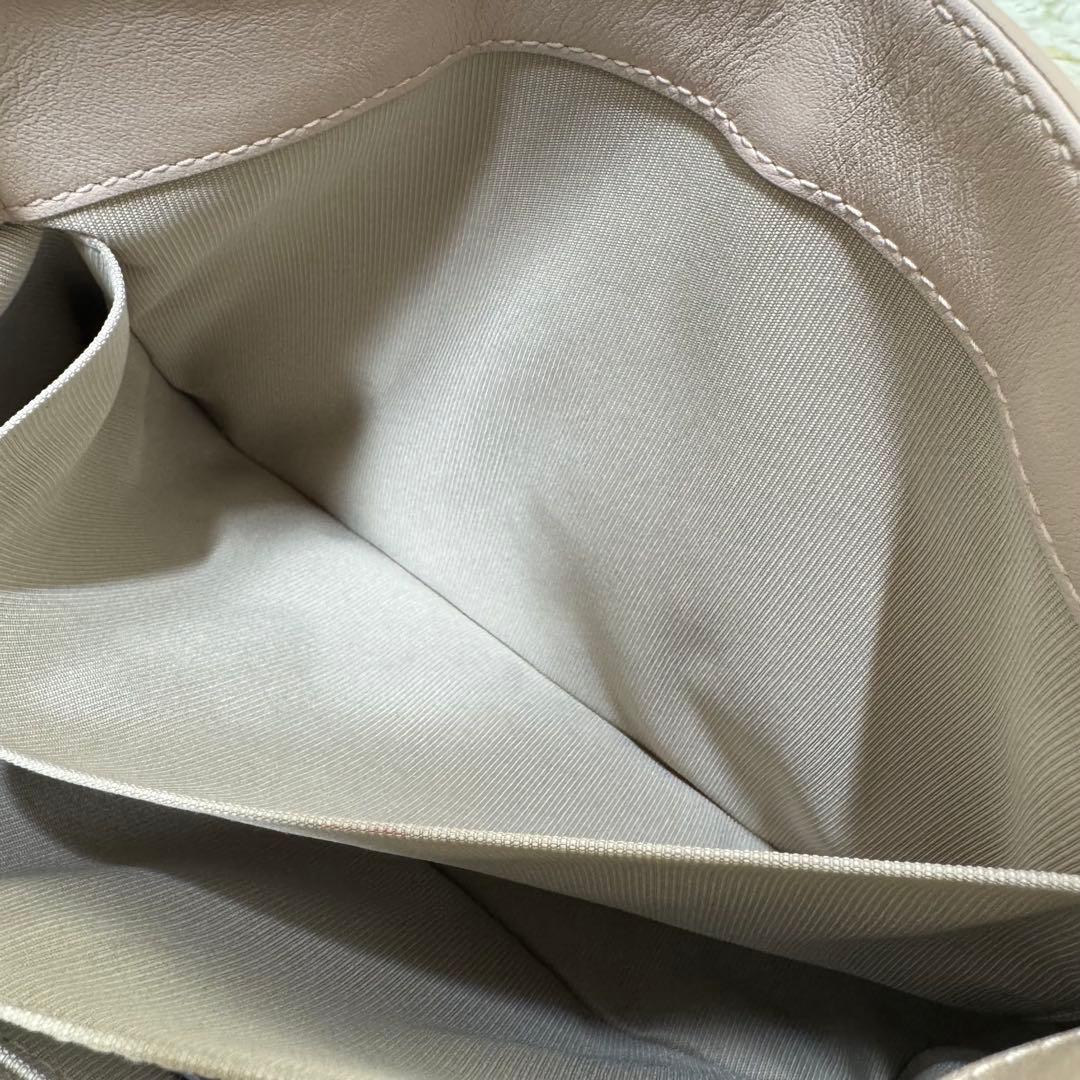 現行 フルラ ヌヴォラ ショルダーバッグ アーチロゴ　レザー ピンクベージュ