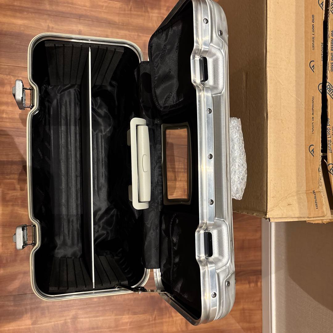 廃盤 リモワ RIMOWA Audi限定 トパーズ パイロット 二輪トロリー