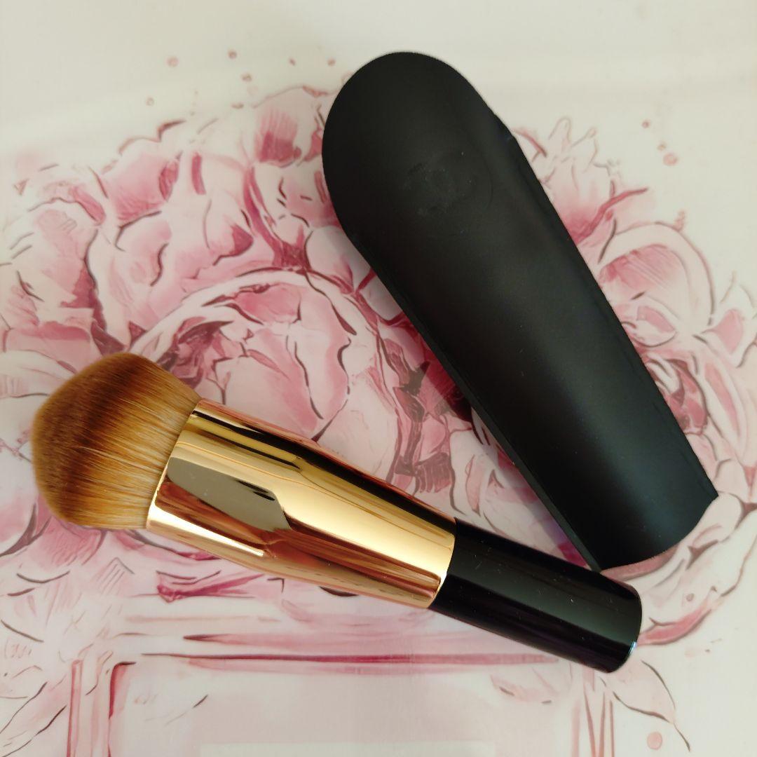 レ　バンソー　ルージュ　ヌワール✫サブリマージュリキッドファンデーションブラシ