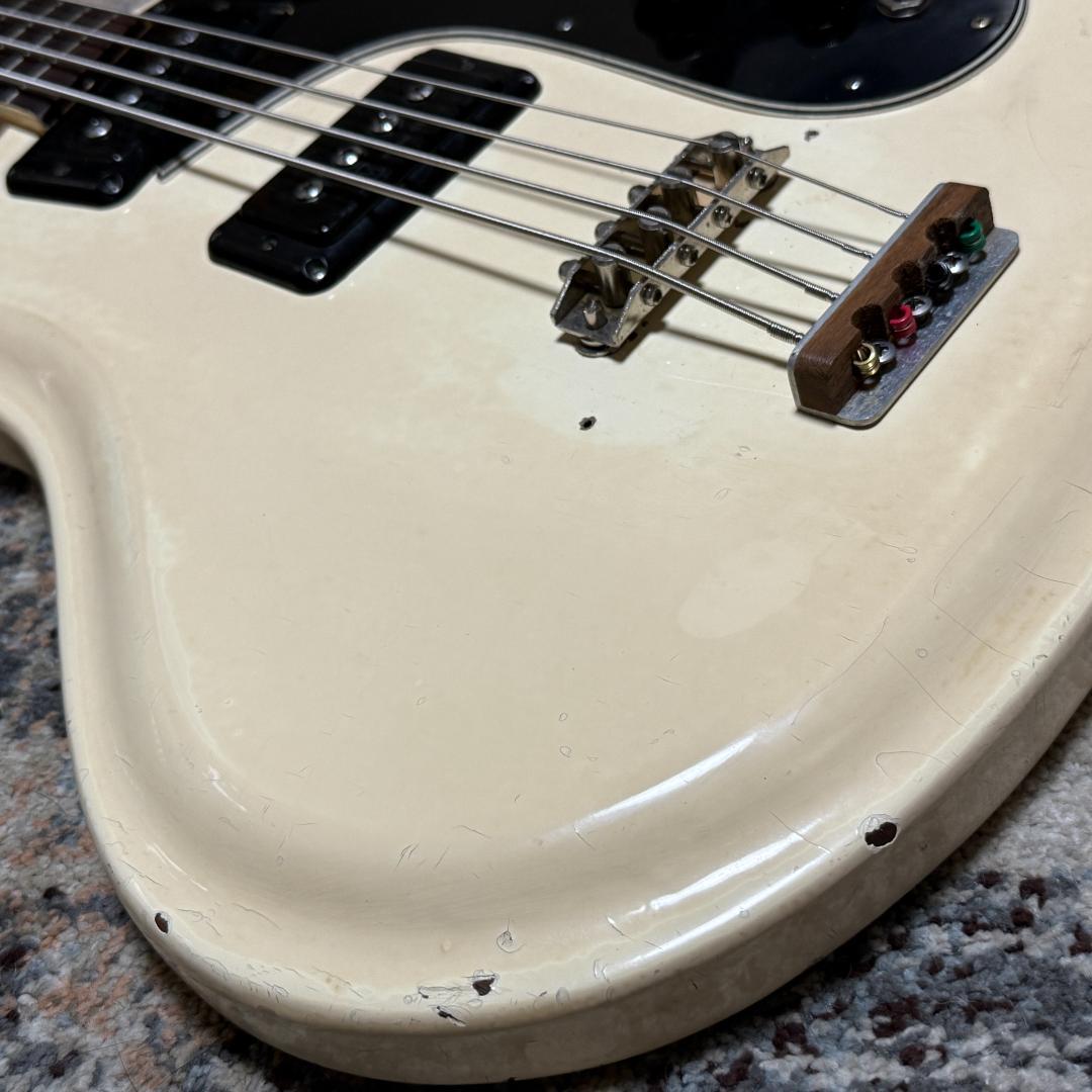MOSRITE AVENGER BASS WHITE