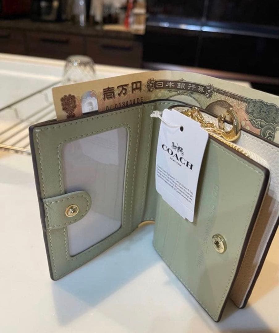 COACHパスキアコラボホワイト白二つ折り財布スナップウォレット.新品未使用品
