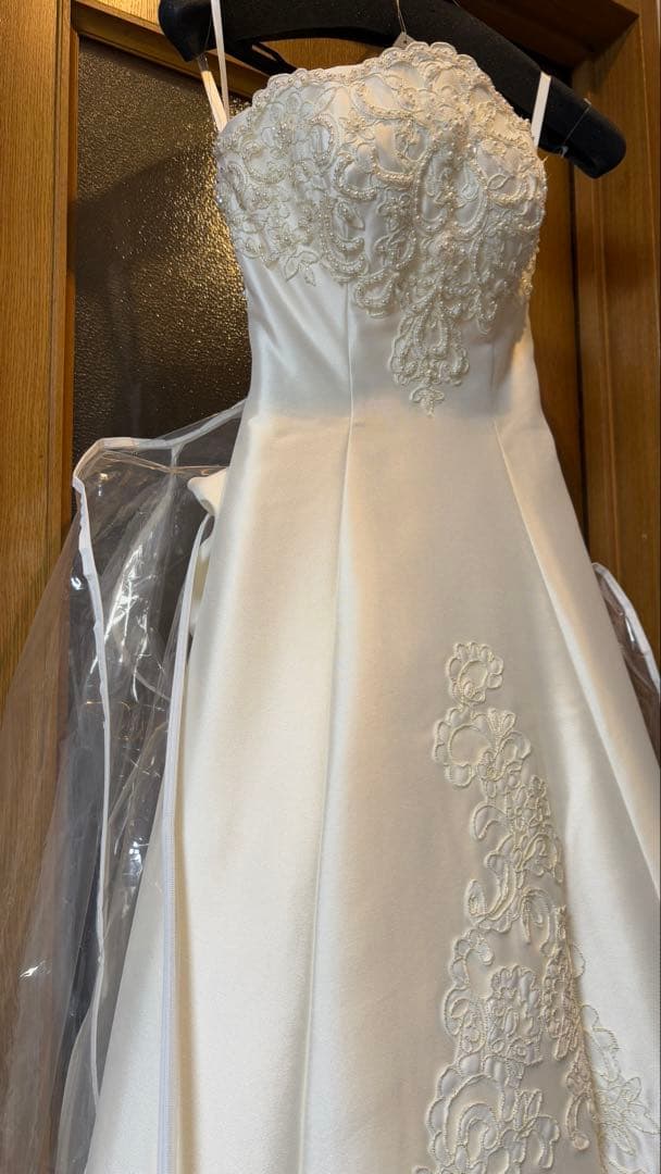 天　ホワイトウェディングドレス オフショルダー　MIL5058