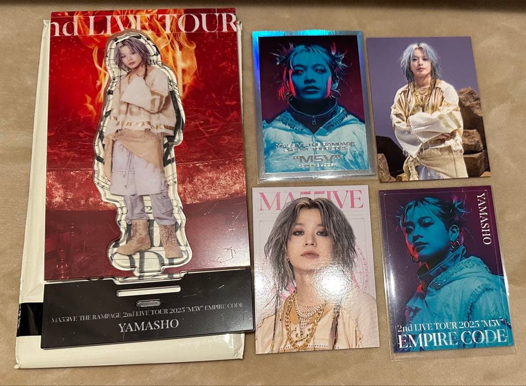 R指定 マモ アクリルスタンドキーホルダー アクスタ Zチェキ