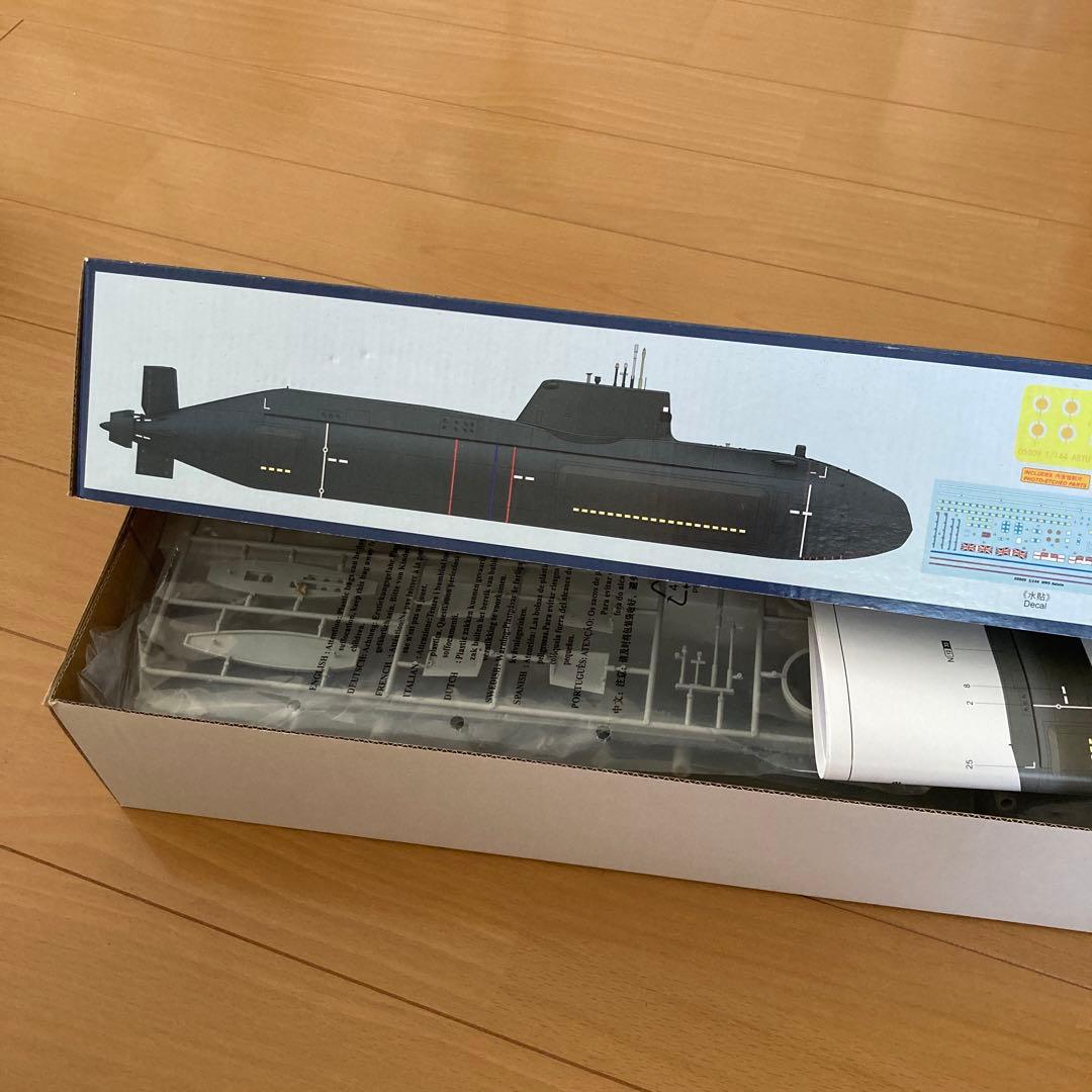イギリス海軍原子力潜水艦HMS Astute アスチュート　1/144