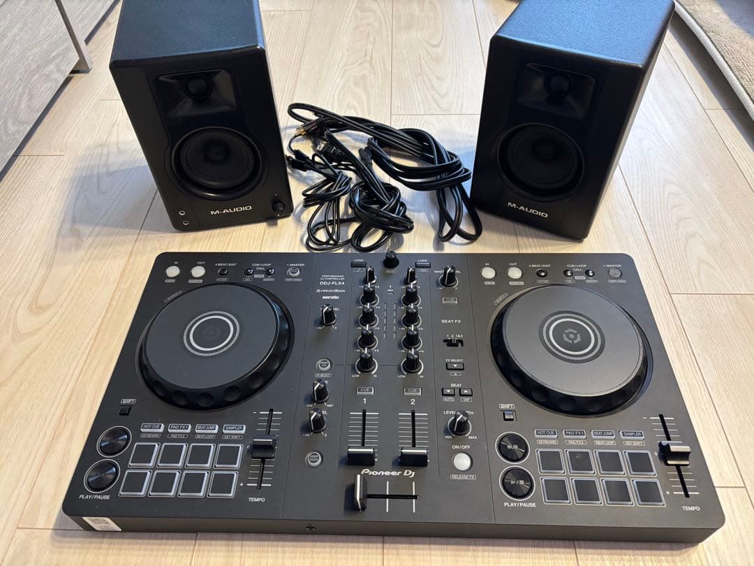 DDJ-FLX4 Pioneer DJ + M-AUDIO スピーカーセット pioneer-ddj-flx4-w-bundle.jpg