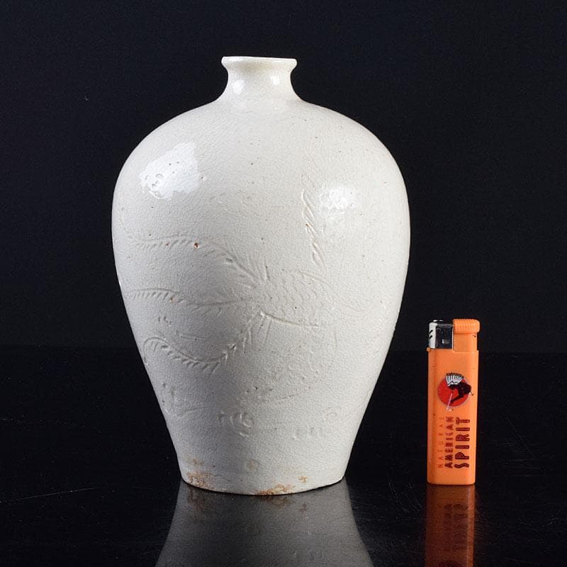 中国　定窯　白磁　刻神獣文　梅瓶　C　R9370