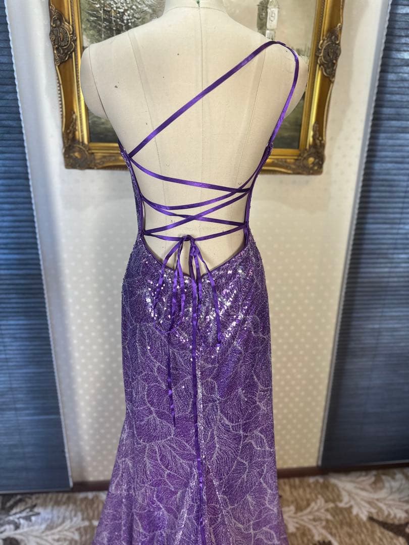 紫色 スパンコール 片肩ドレス