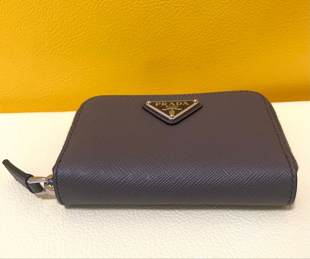 【美品】PRADA レザーケース 2MM003(定価96800円)