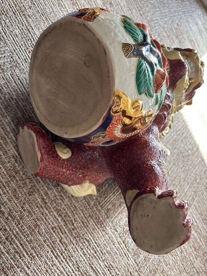 九谷焼 シーサー 唐獅子　九谷八幡窯　金彩　椿　魔除け　守り神