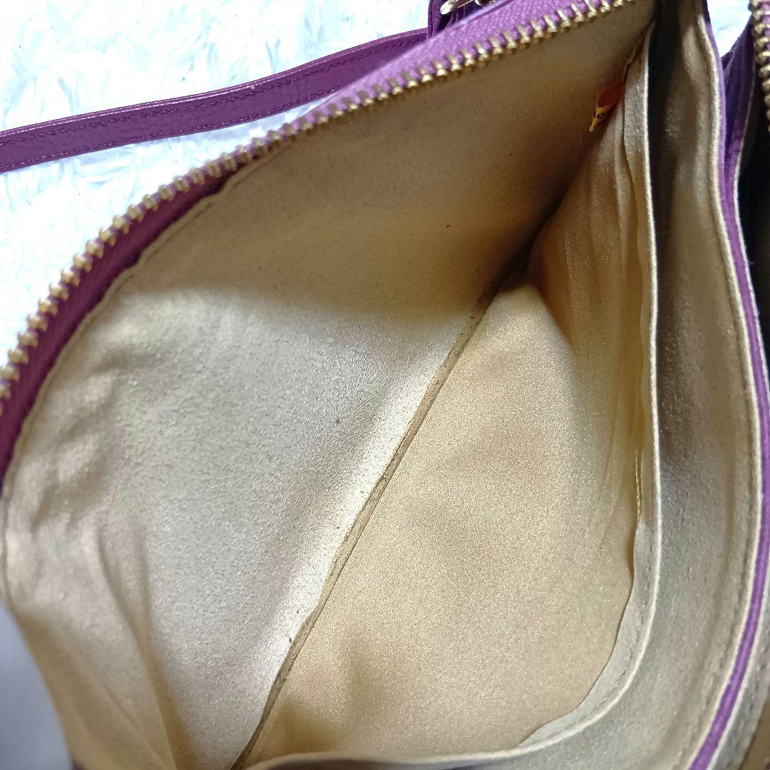 アタオ　ショルダーバッグ　オフィスブーブー　レザー　ロゴ金具　プラム　タッセル