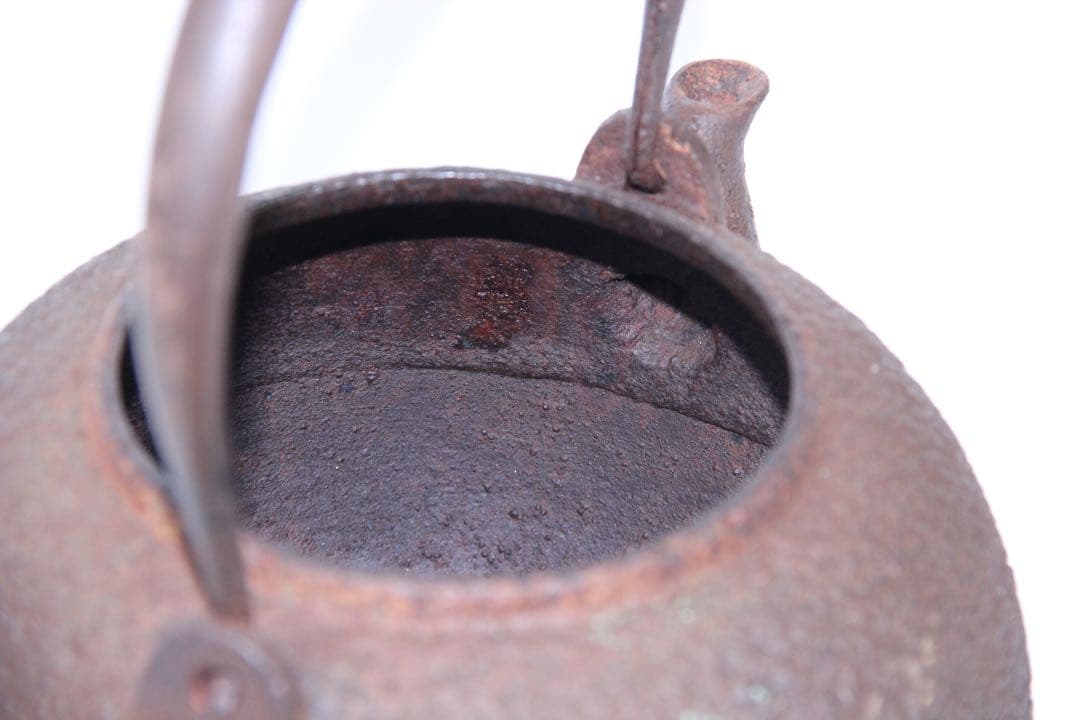 龍文堂造 鉄瓶 日丸形 銀摘 茶道具 約1200ml 岩肌 EL11-26