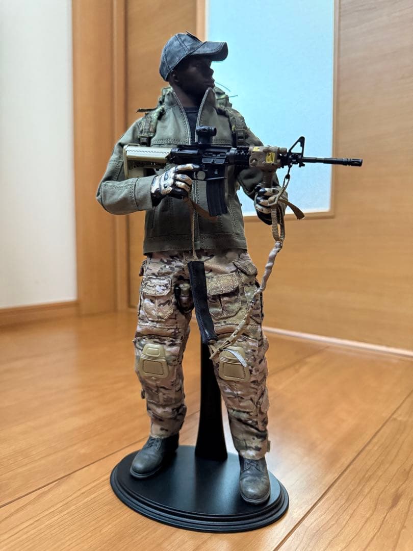 ホットトイズ 系 1/6 B-BOY ギャング ミリタリー スタンド付き