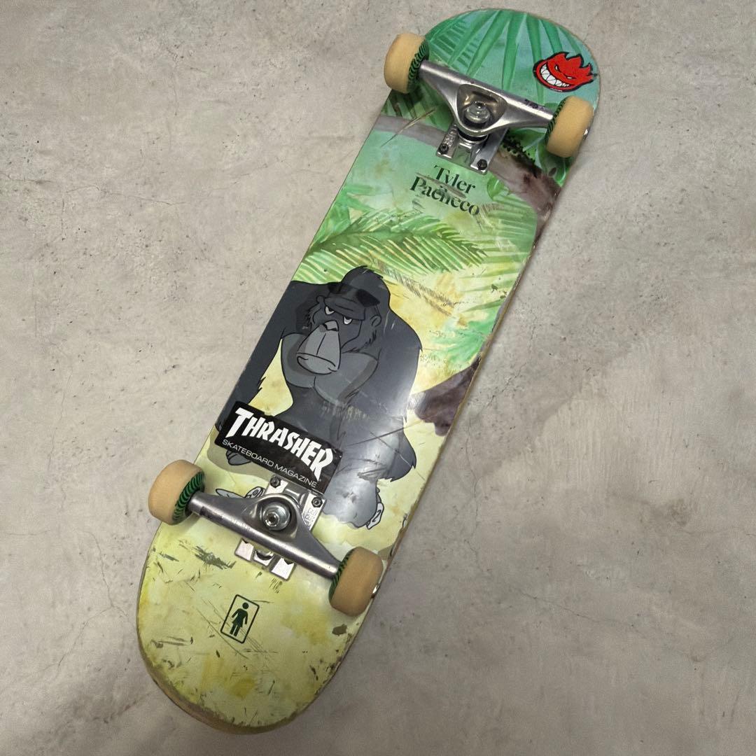 スケートボード　ガール