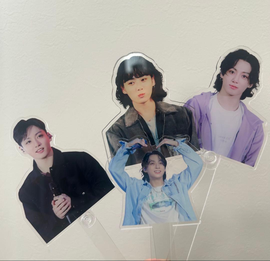 BTS ジョングク アクリルフロップ 4本 グク マスター - メルカリ