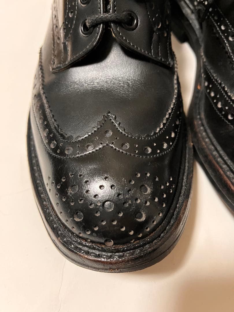 トリッカーズ　バートン　黒　8ハーフ