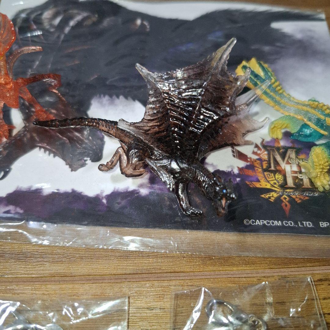 モンスターハンターMONSTERHUNTER メタルチャームキーホルダーフィギア